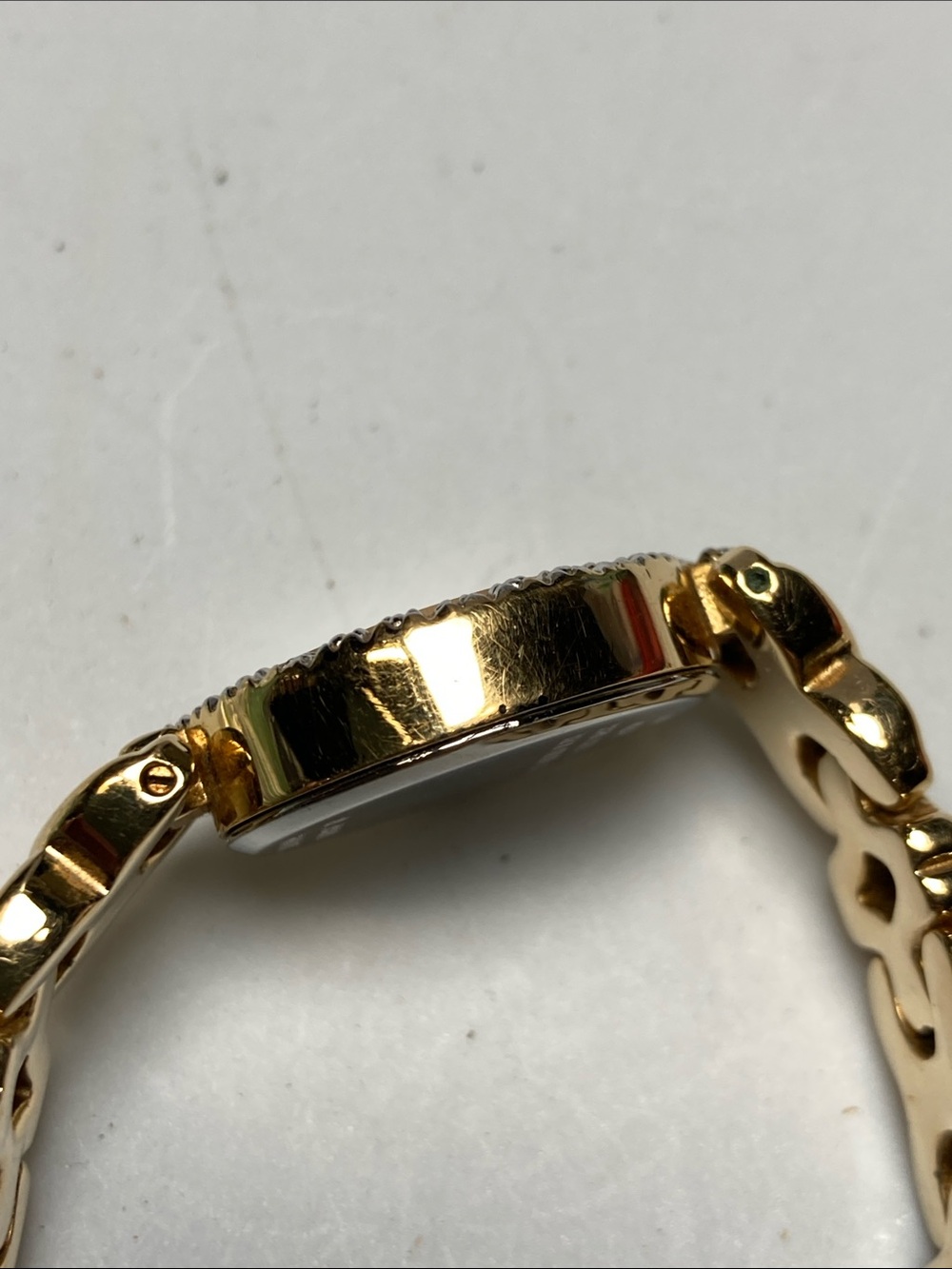 Vintage Bulova Gold Tone Ladies Bracelet Watch with shell dial, new battery - Picture 13 of 17